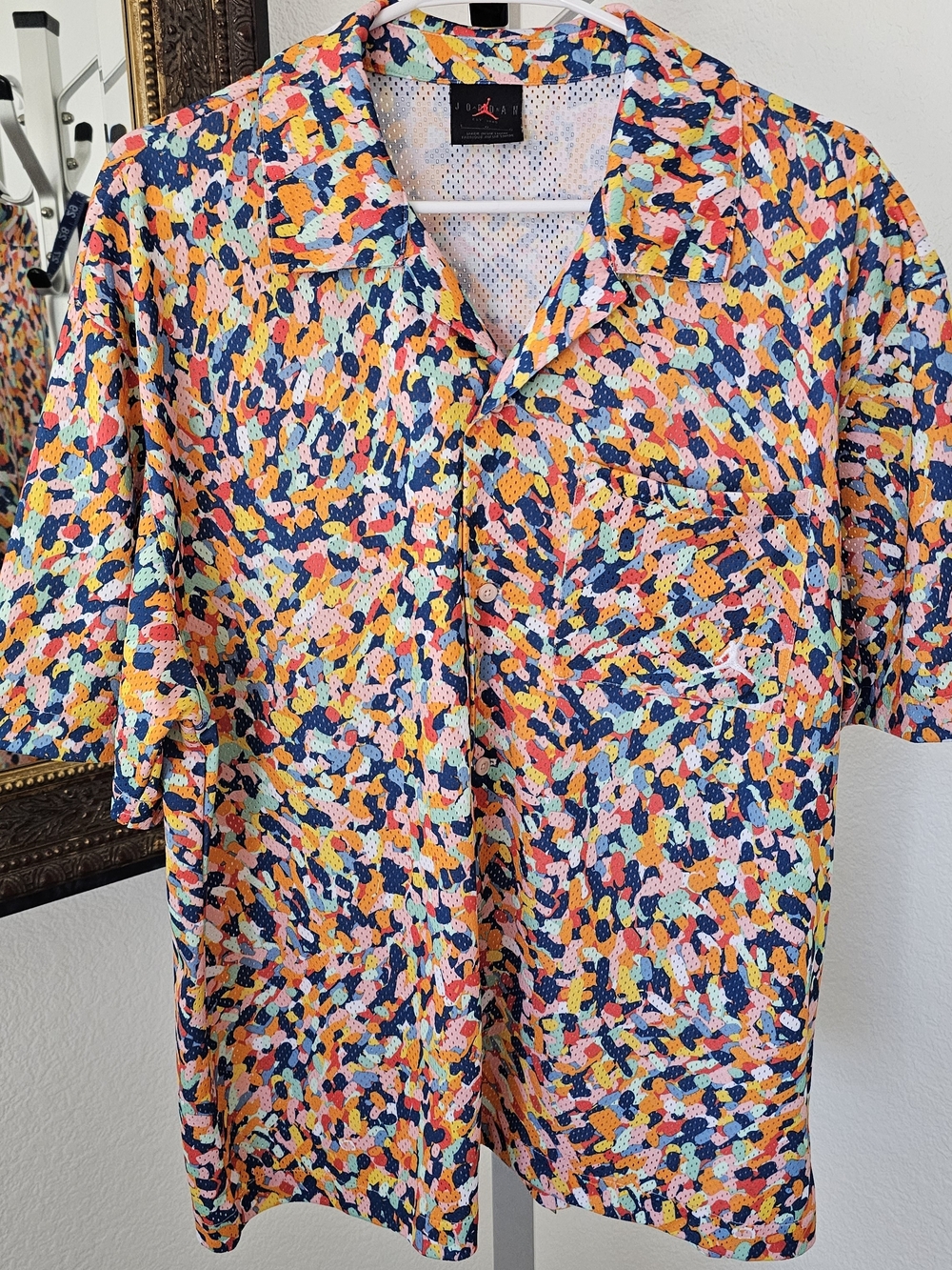 Mens Jordan Multicolor Abstract Print Button-Up Shirt Size Large